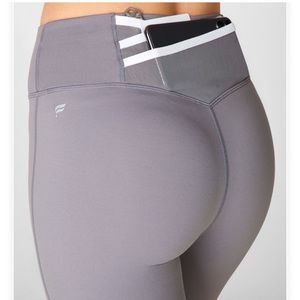 Fabletics Trinity High Waisted Buttery
Soft Pocket Leggings XXS